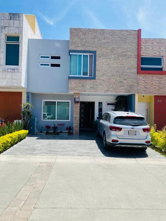 Casa En Venta En Boulevard Valle Del Silicio Nueva Galicia Residencial