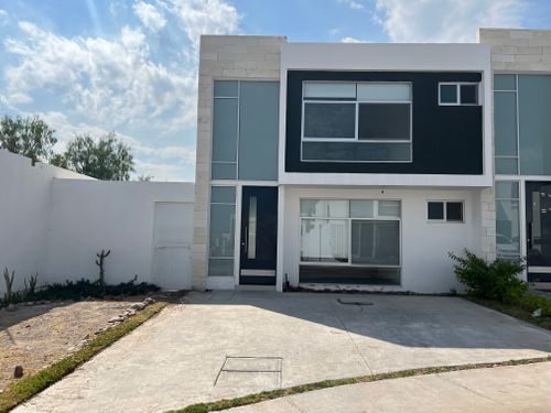 Casa En Venta Con Terreno Excedente Bosque Sereno