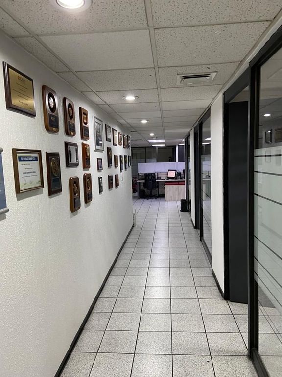 SBR / HERMOSA OFICINA EN RENTA¡