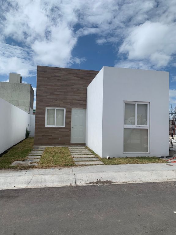 VENTA CASA EN PRIVADA 1 PISO EN AV SOMBRERETE VC01 - Wiggot