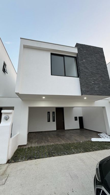 CASA EN RENTA EN REAL CAMPESTRE