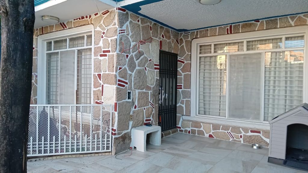 CASA EN VENTA EN BOSQUES DE TONALA