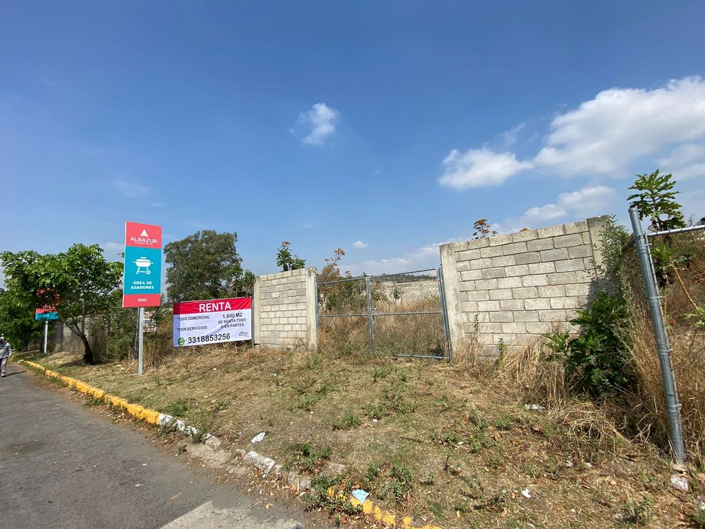 TERRENO EN RENTA EN BOSQUES DE SANTA ANITA para iniciar un gran negocio