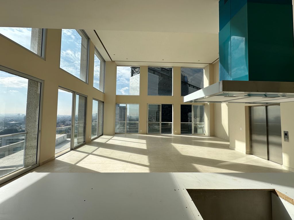 Penthouse Zona Country