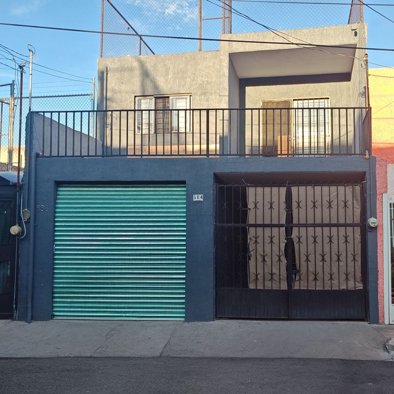 Propiedad en venta en Jardines de Guadalupe, zona Mercado Felipe Ángeles – Guadalajara