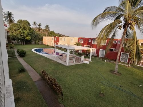 VILLA CON ALBERCA EN VENTA EN TULIPANES ACAPULCO