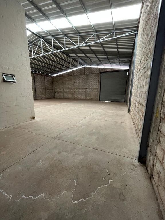 Bodega en Renta, 4 caminos Tepatitlan de Morelos.
