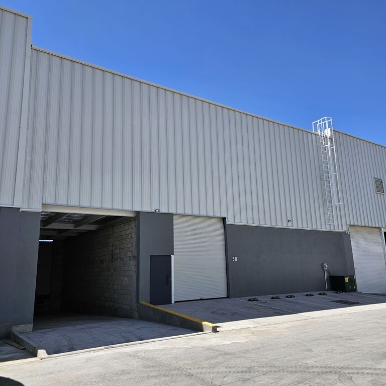 Bodega nueva en Avant Industrial Park.