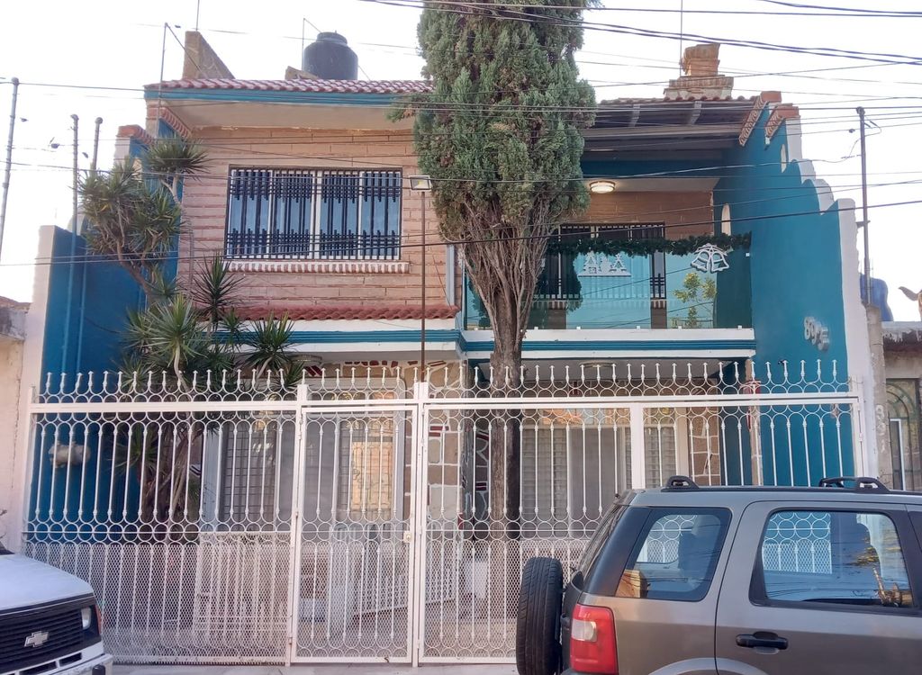 CASA EN VENTA EN BOSQUES DE TONALA
