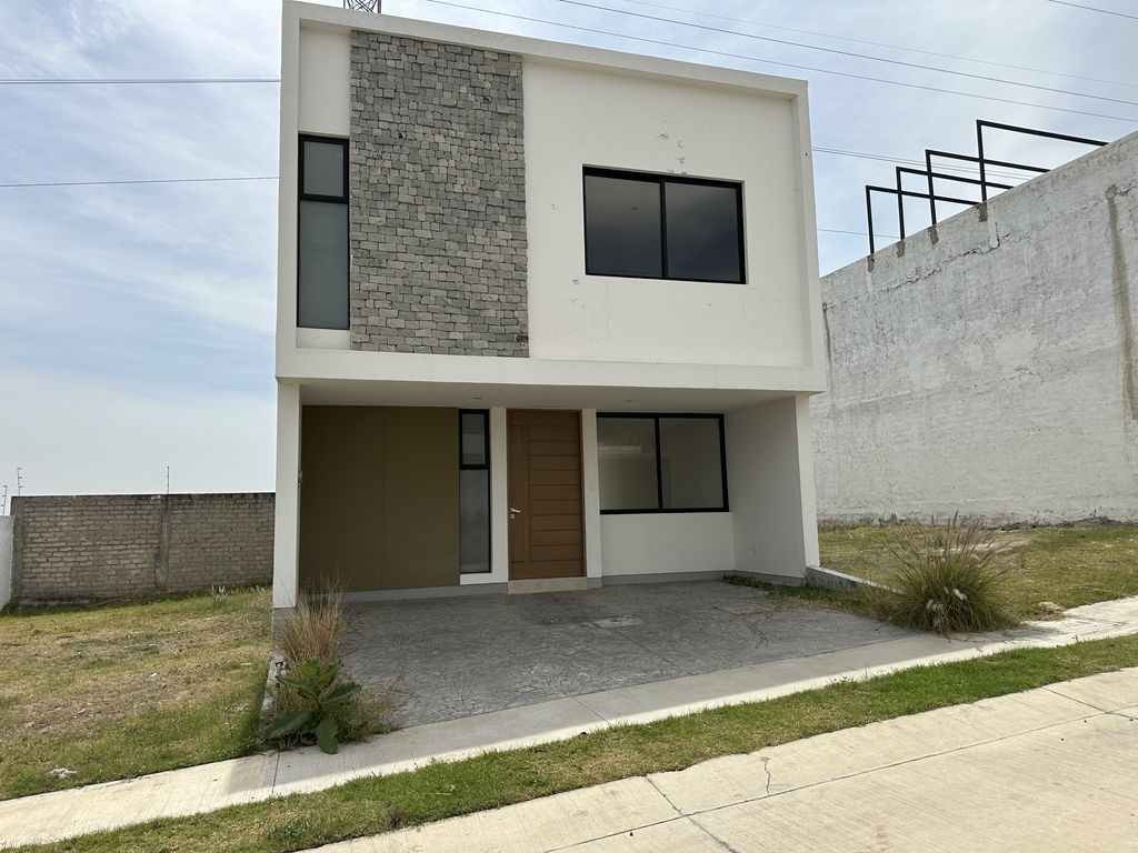 Casa en venta en Capital Norte, Coto Galarza, Frente al Nuevo Hospital Santa María Chapalita