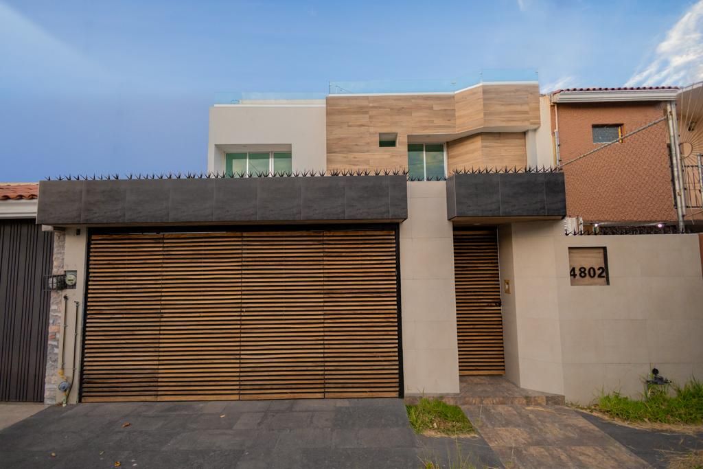 CASA EN VENTA A UNOS METROS DE LA ESTANCIA