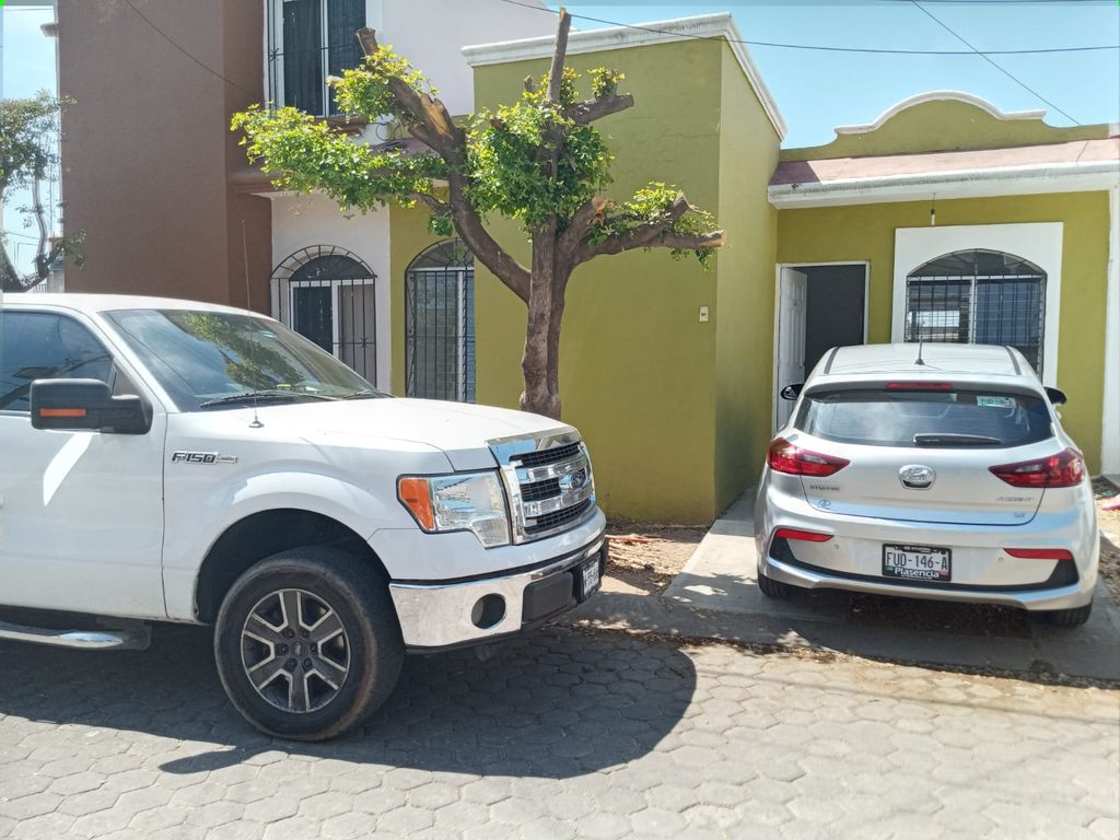 Casa en Villas Bugambilias V de Álvarez Colima