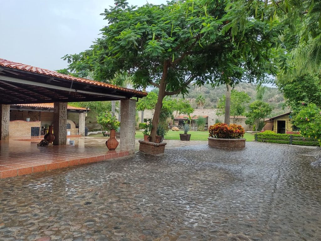 CASA DE CAMPO NUEVA EN VENTA, COL. MILPILLAS, ZAPOPAN, JAL.