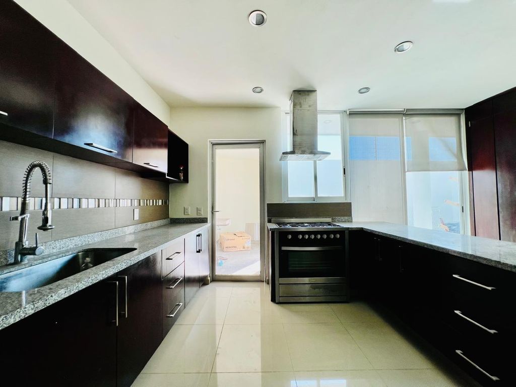 CASA EN VENTA EN VALLE IMPERIAL COTO BIZANTINO