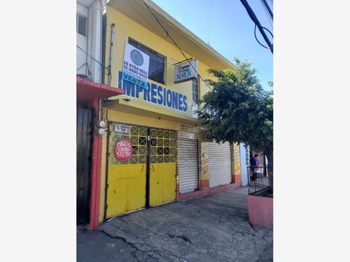 Casa con uso de suelo comercial en Acatitla