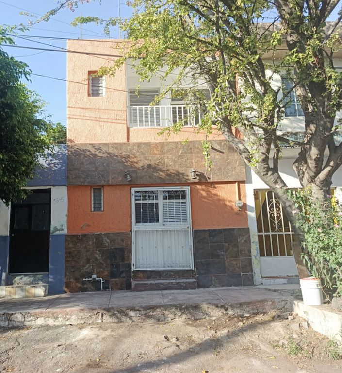 CASA EN VENTA EN COLONIA VÍCTOR HUGO – ZAPOPAN
