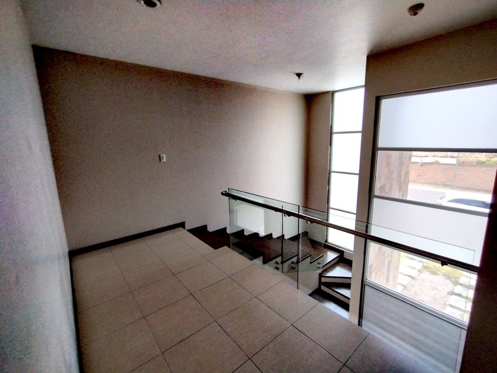 CASA EN RENTA VILLAS JARDIN CELAYA
