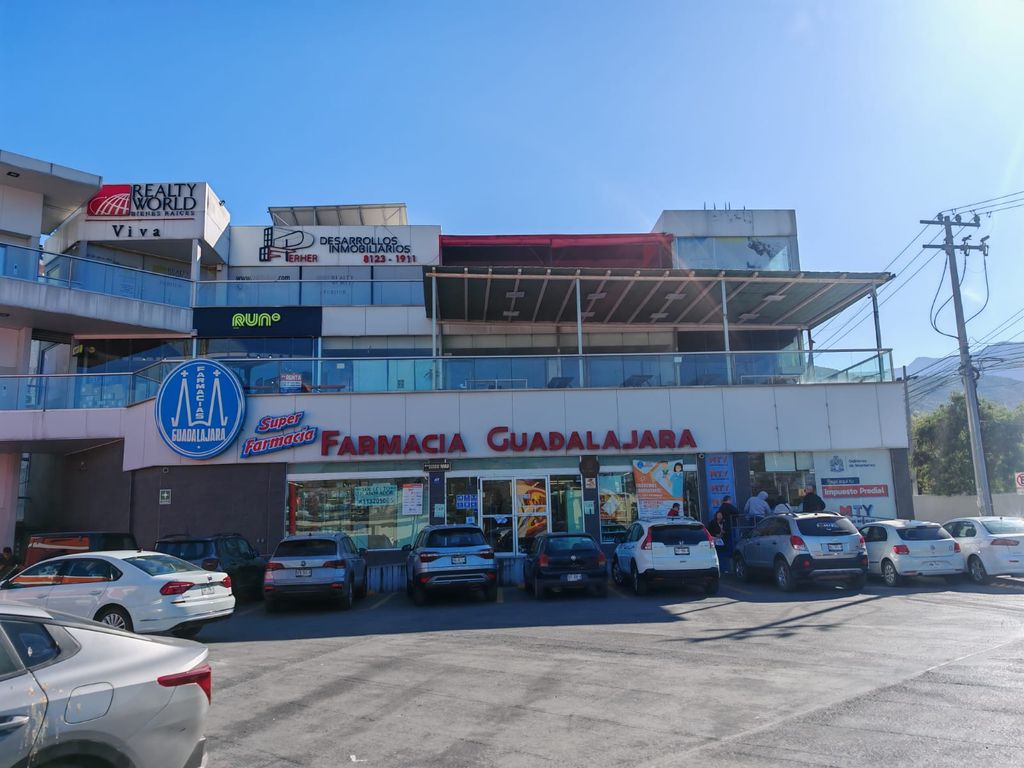 MS- Local/restaurante disponible en Renta en Plaza M, Lazaro Cardenas Monterrey, N.L.
