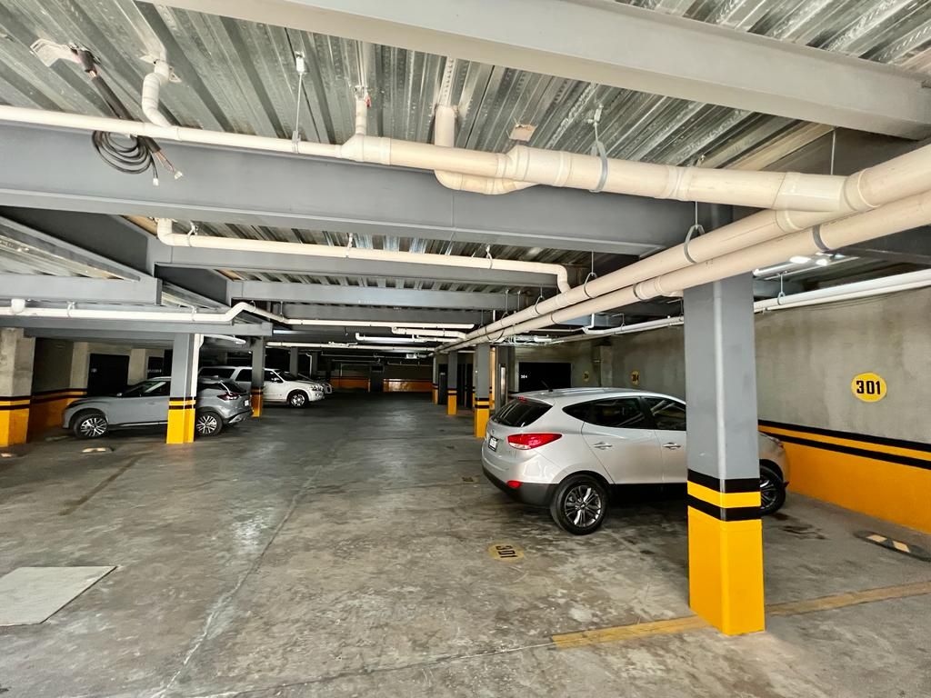 Departamento En Venta En Colomos