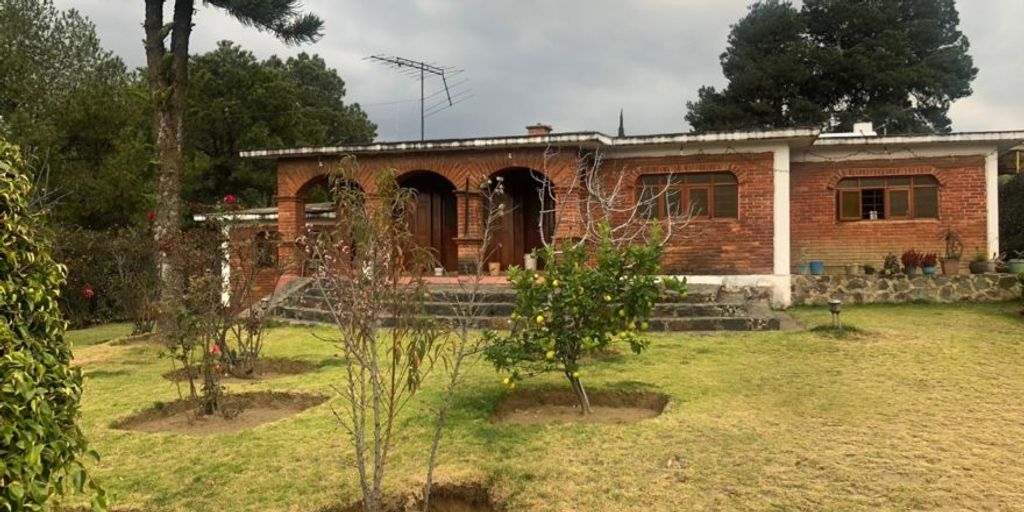 CASA CON TERRENO EN VENTA EN TLALMANALCO