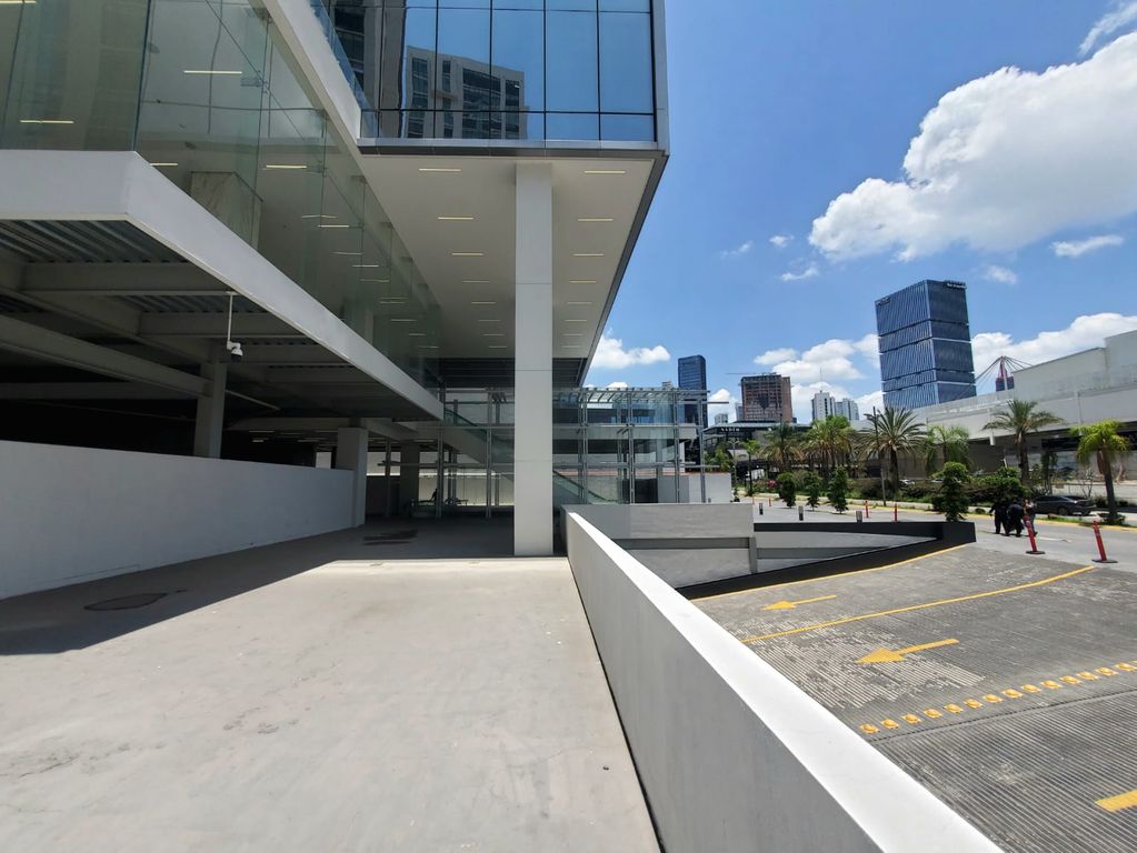 Local En Renta En Corporativo Dos Puntas Andares