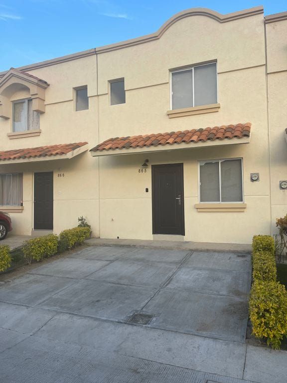 CASA EN RENTA EN ALTA CALIFORNIA CON RECAMARA EN PLANTA BAJA