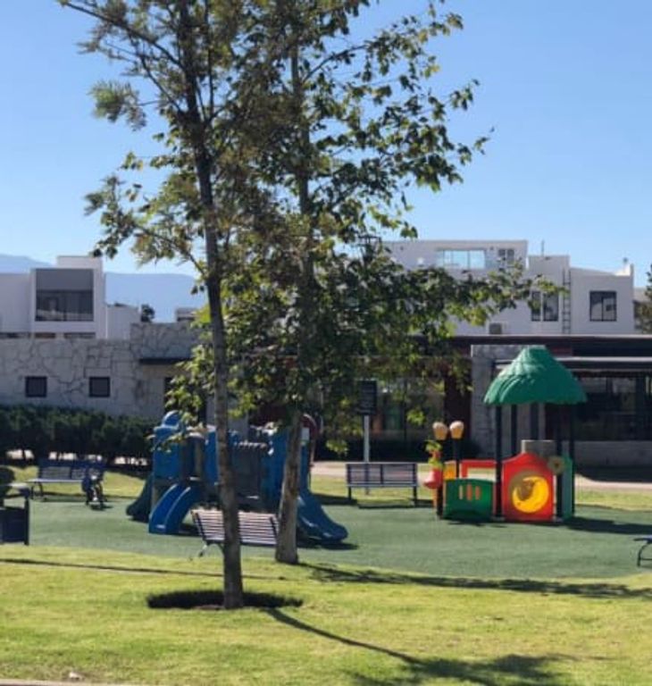 Casa en venta en fraccionamiento Adamar, Tlajomulco de Zúñiga