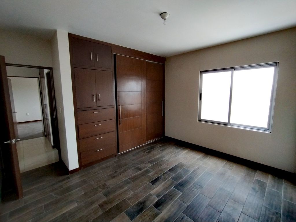 CASA EN RENTA VILLAS JARDIN CELAYA