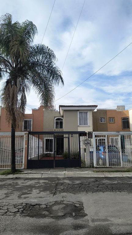 CASA EN RENTA VILLAS PERISUR $13,000 pesos