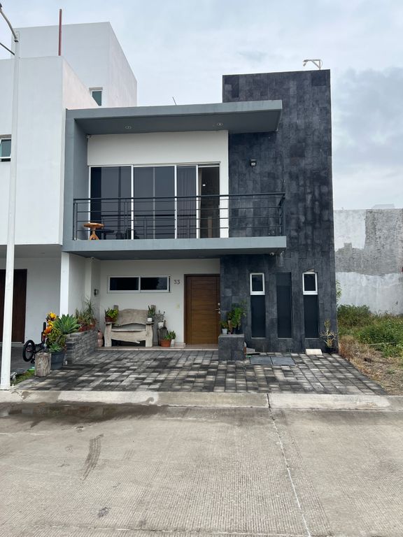 CASA EN VENTA EN LA RUA RESIDENCIAL CON RECAMARA EN PLANTA BAJA