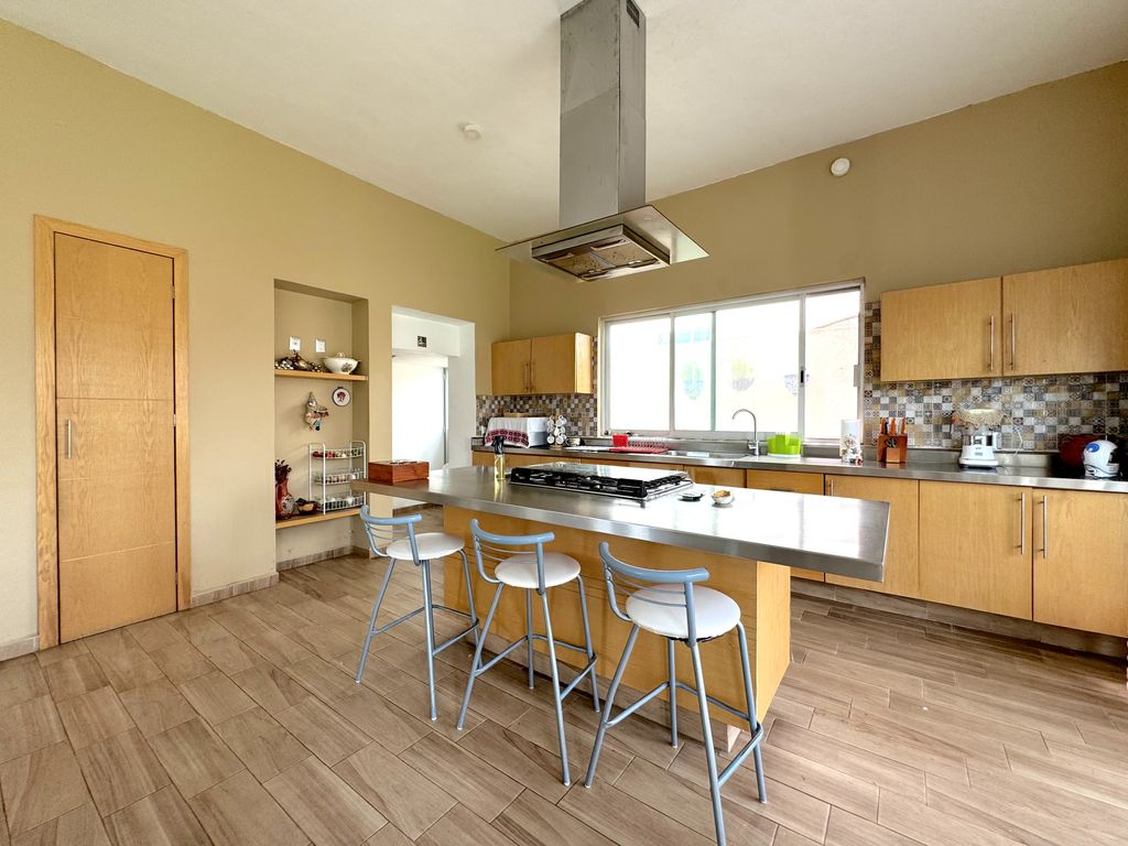 Amplia Casa en Venta en Coto Rinconada Santa Anita