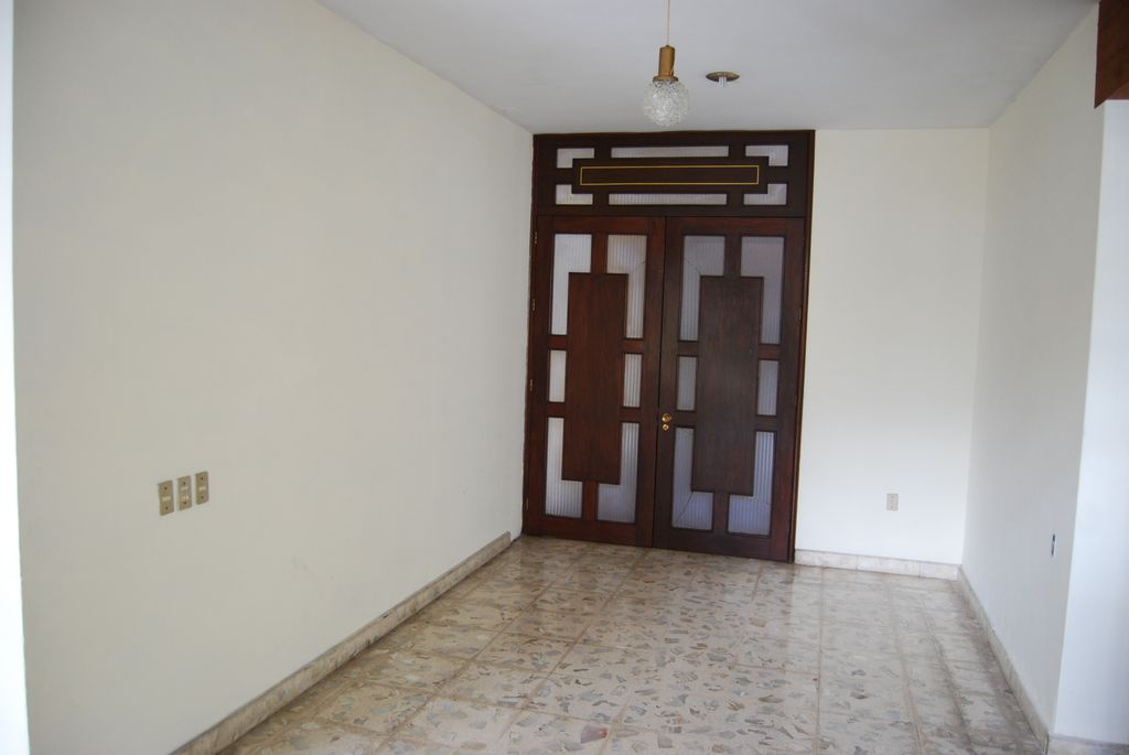 CASA EN VNETA EN URUAPAN