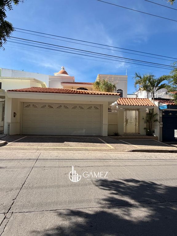 CASA EN VENTA EN COLINAS DE SAN MIGUEL