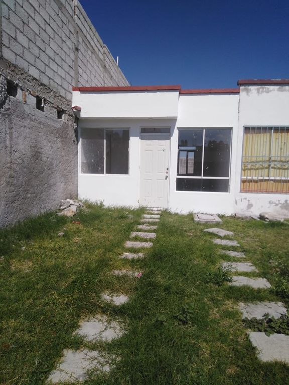 CASA EN VENTA, SALIDA A CELAYA