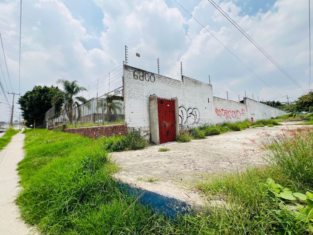 TERRENO EN ESQUINA EN VENTA EN COLONIA LOMAS DEL CUATRO, TLAQUEPAQUE