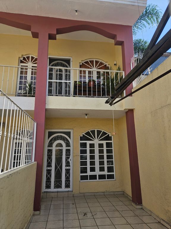 Casa en Renta en Mezquitán Country, excelente por funcionalidad y ubicación