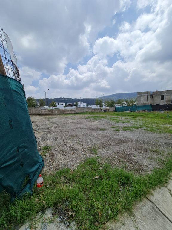 Terreno En Venta En Los Robles Residencial