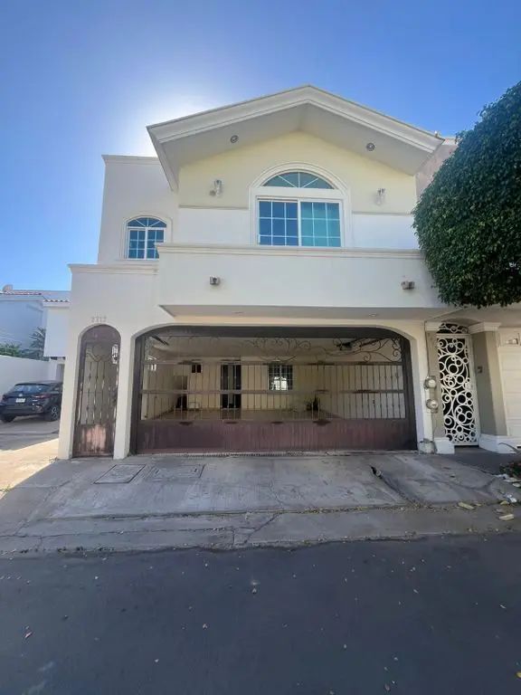 Casa en Renta en Privada 4 de Country Álamos