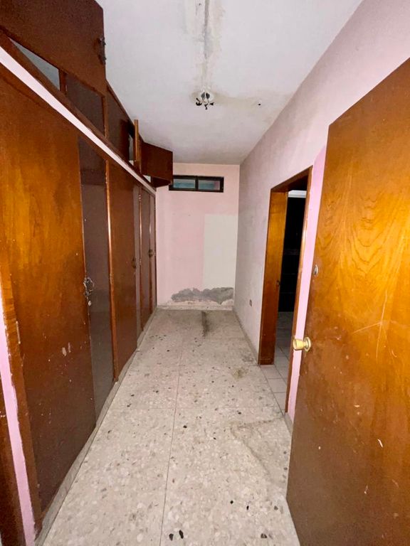 Casa en venta con amplio estacionamiento en Culiacan Centro