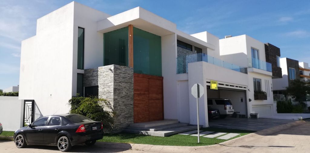 81 casas en venta en Provenza residencial, Tlajomulco de zuniga, Jalisco -  