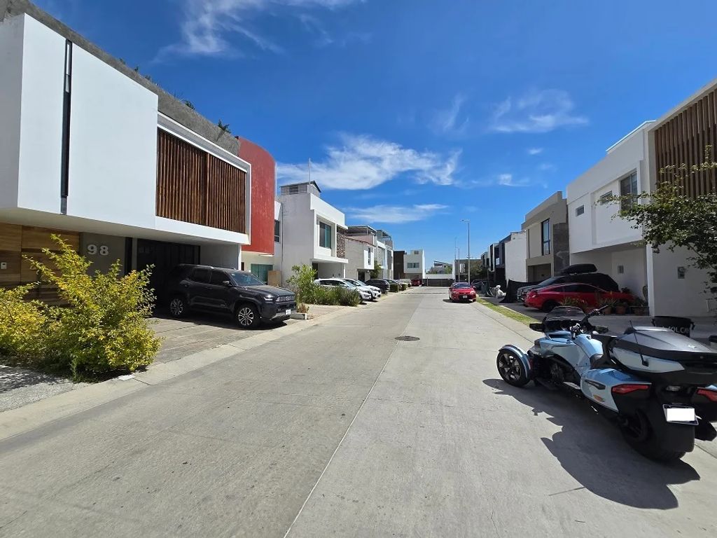 Casa en Venta Punto Sur $6,390,000