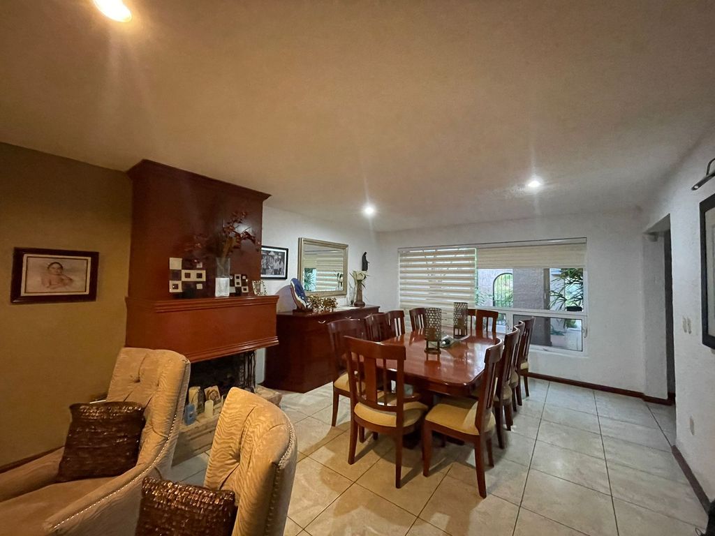 CASA EN VENTA EN BUGAMBILIAS SECCION VILLAS