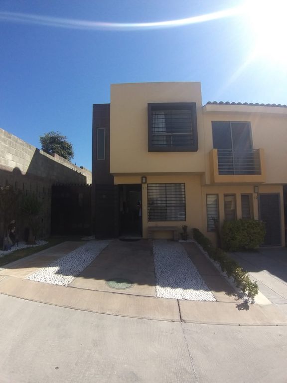 Casa en venta en Vista,Puerto, Las terrazas residencial, San Pedro  Tlaquepaque, Jalisco - Casas y Terrenos