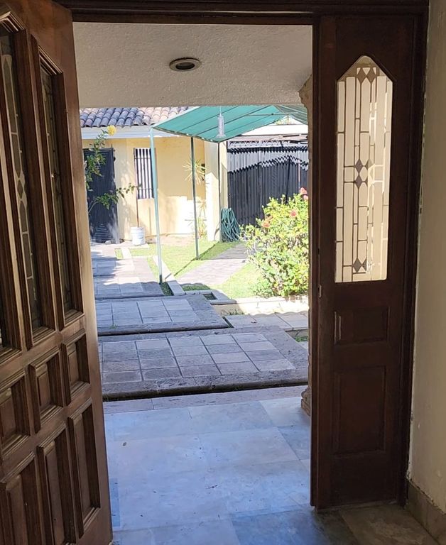CASA EN RENTA EN LA COL. LAS FUENTES ZAPOPAN.