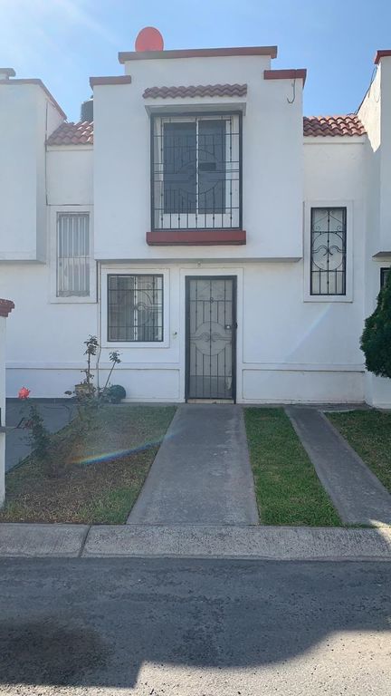 Casa en Venta en Jardines de Miraflores