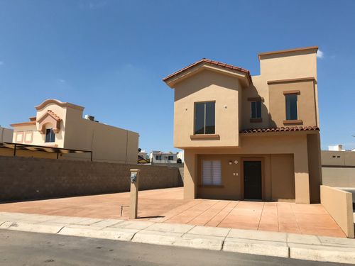 CASA EN VENTA EN REAL DE TOLEDO, HERMOSILLO