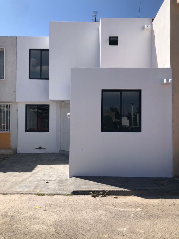 4 casas en venta en Avenida valle de mexico, Jardines del valle, Zapopan -  