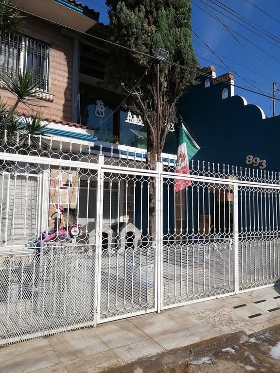 CASA EN VENTA EN BOSQUES DE TONALA