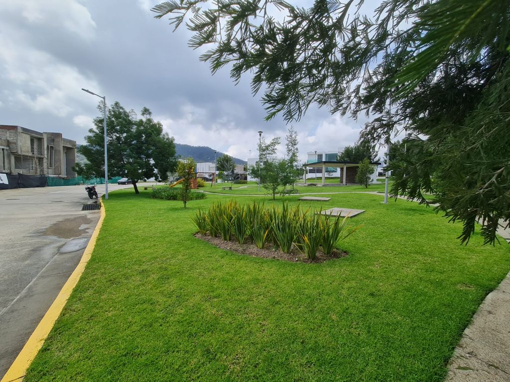 Terreno En Venta En Los Robles Residencial