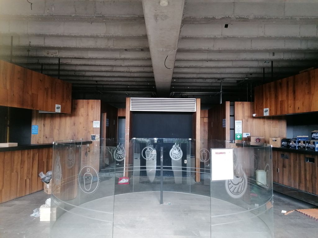 LOCAL COMERCIAL AL SUR DE LA